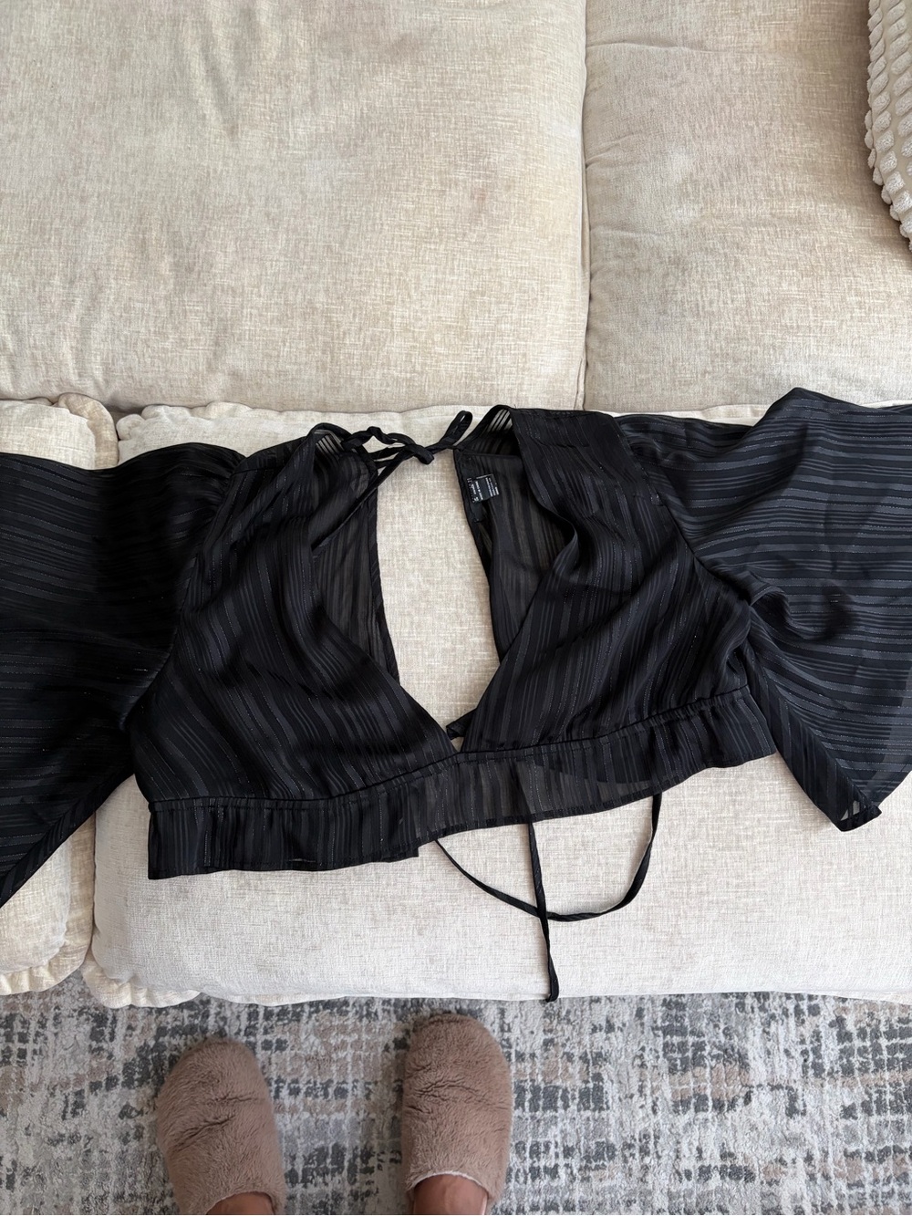 Forever 21 Black Tie-Back Flutter Sleeve Crop Top